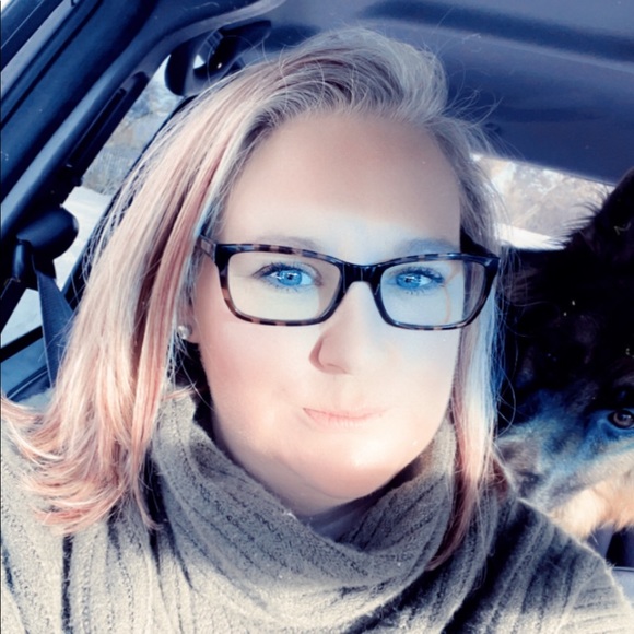 Meet your Posher, Joni - Picture 2 of 2